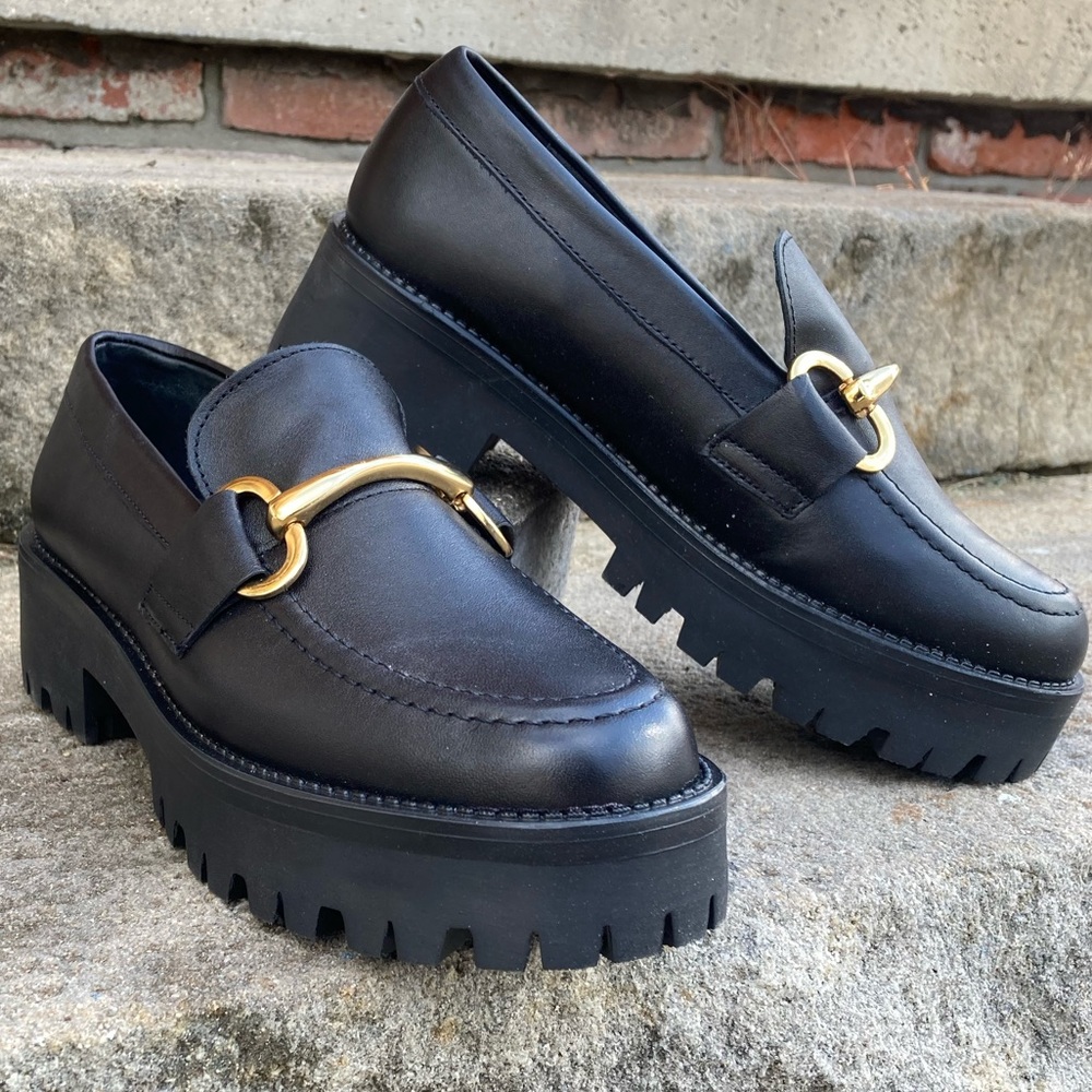 Size 7.5 Steve Madden leather loafers